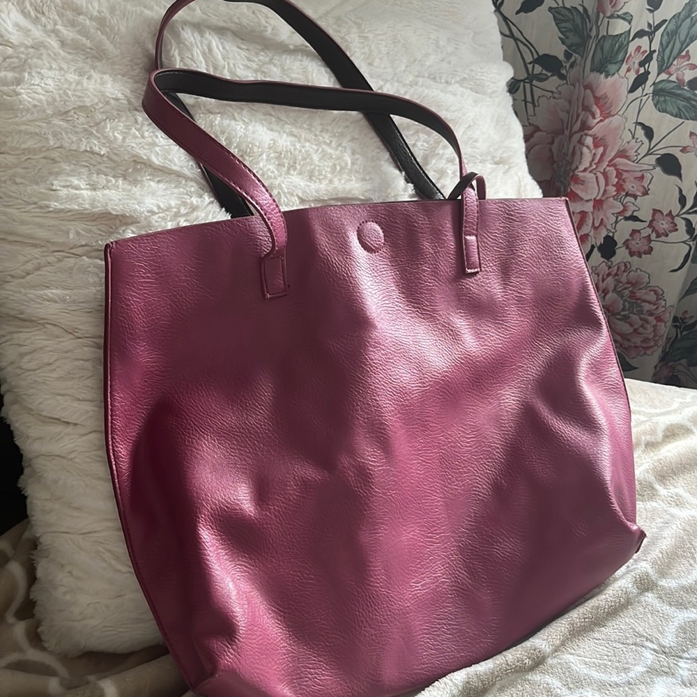 Reversible tote